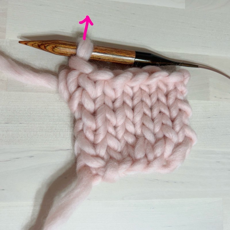 ピンクの毛糸　編み地　伏せどめ後の糸の引き方